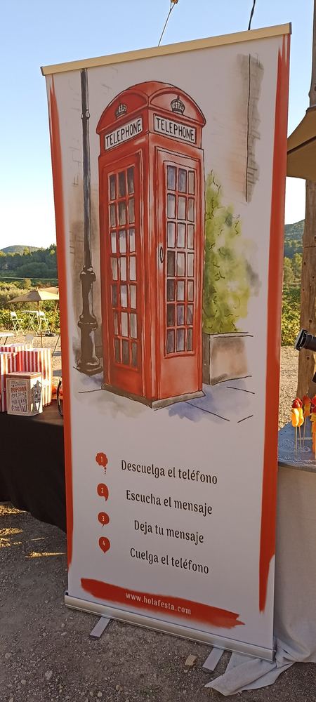Rollup amb les instruccions de l'audiollibre de signatures per als convidats
