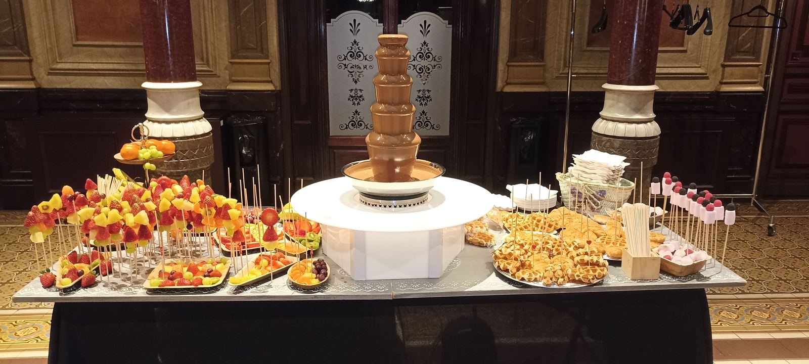 Font de xocolata amb fruita per a esdeveniments a Barcelona, Girona, Tarragona i Lleida
